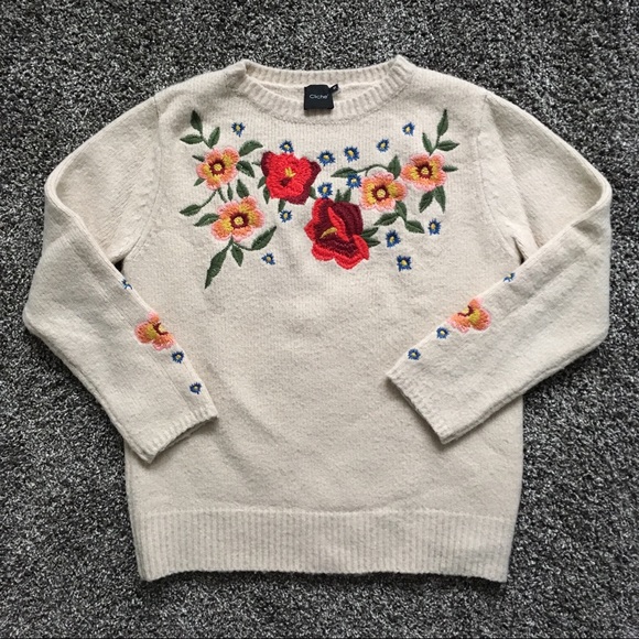 Cliché Sweaters - Embroidered Cliche flower sweater
